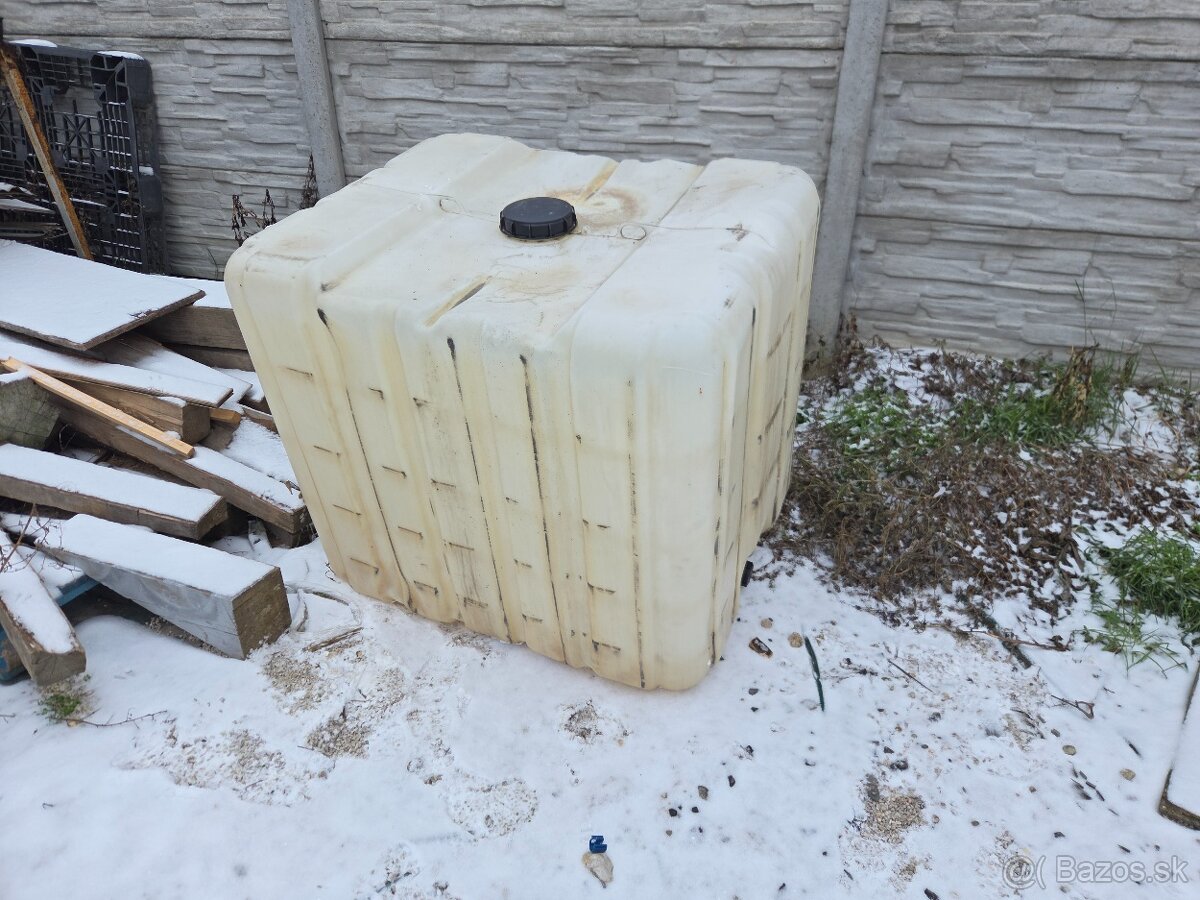 Predám IBC nádrže 1000l - 5