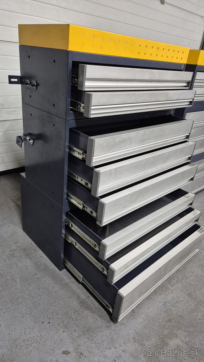 Vybavenie do auta...autoregále - 5