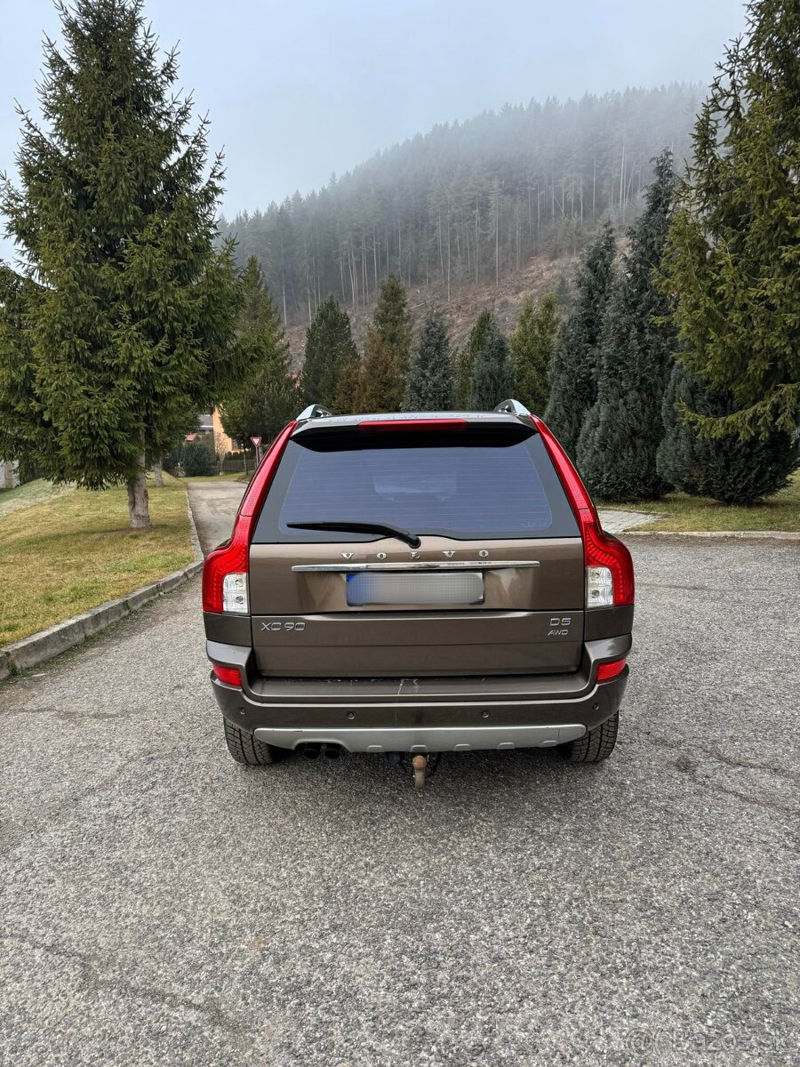 Volvo XC90 2.4D D5 147KW 7Miestne AWD RV2014 SUMMUM 4x4 - 5