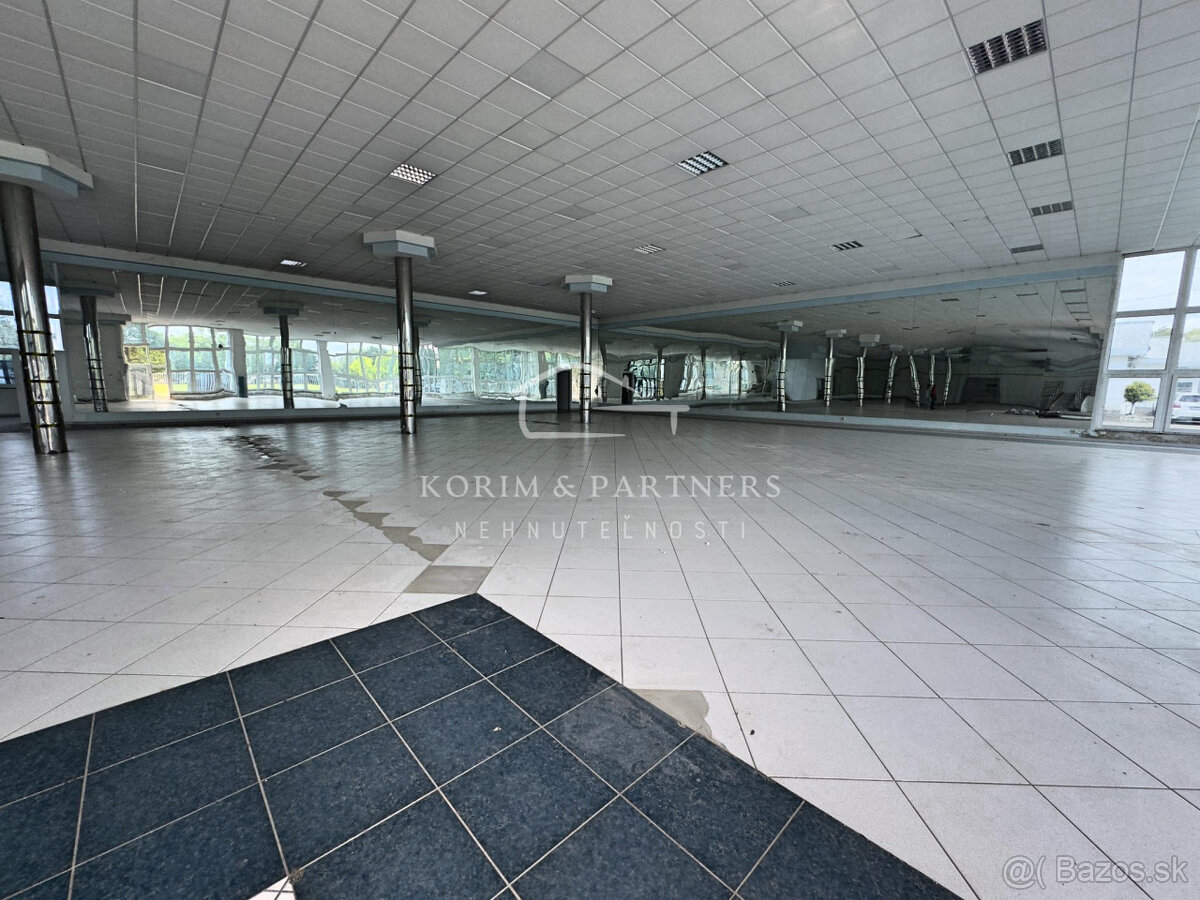 Výnimočný obchodný priestor na predaj, Hurbanovo - 5