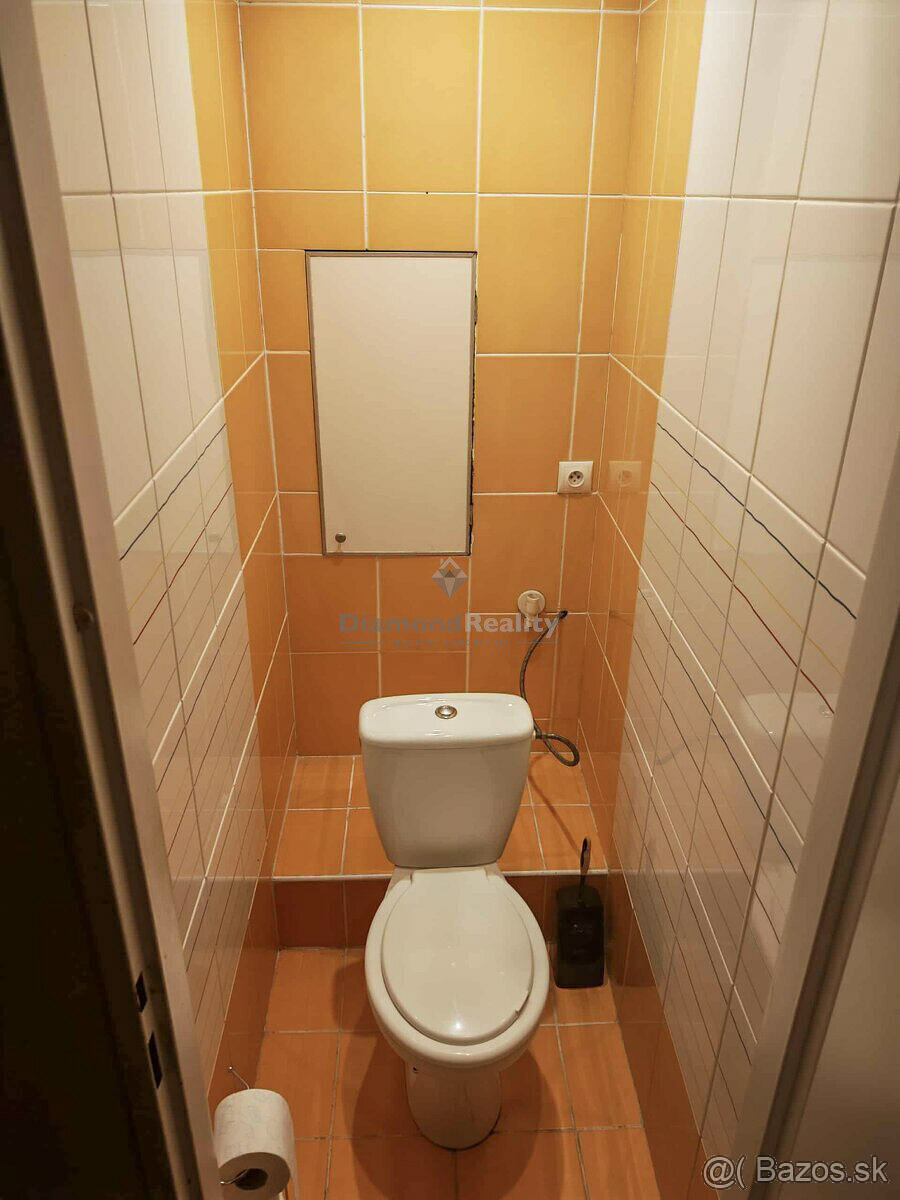 NA PREDAJ VEĽKÝ ZREKONŠTRUOVANÝ 2 IZBOVÝ BYT | 58m2 + LOGGIA - 5