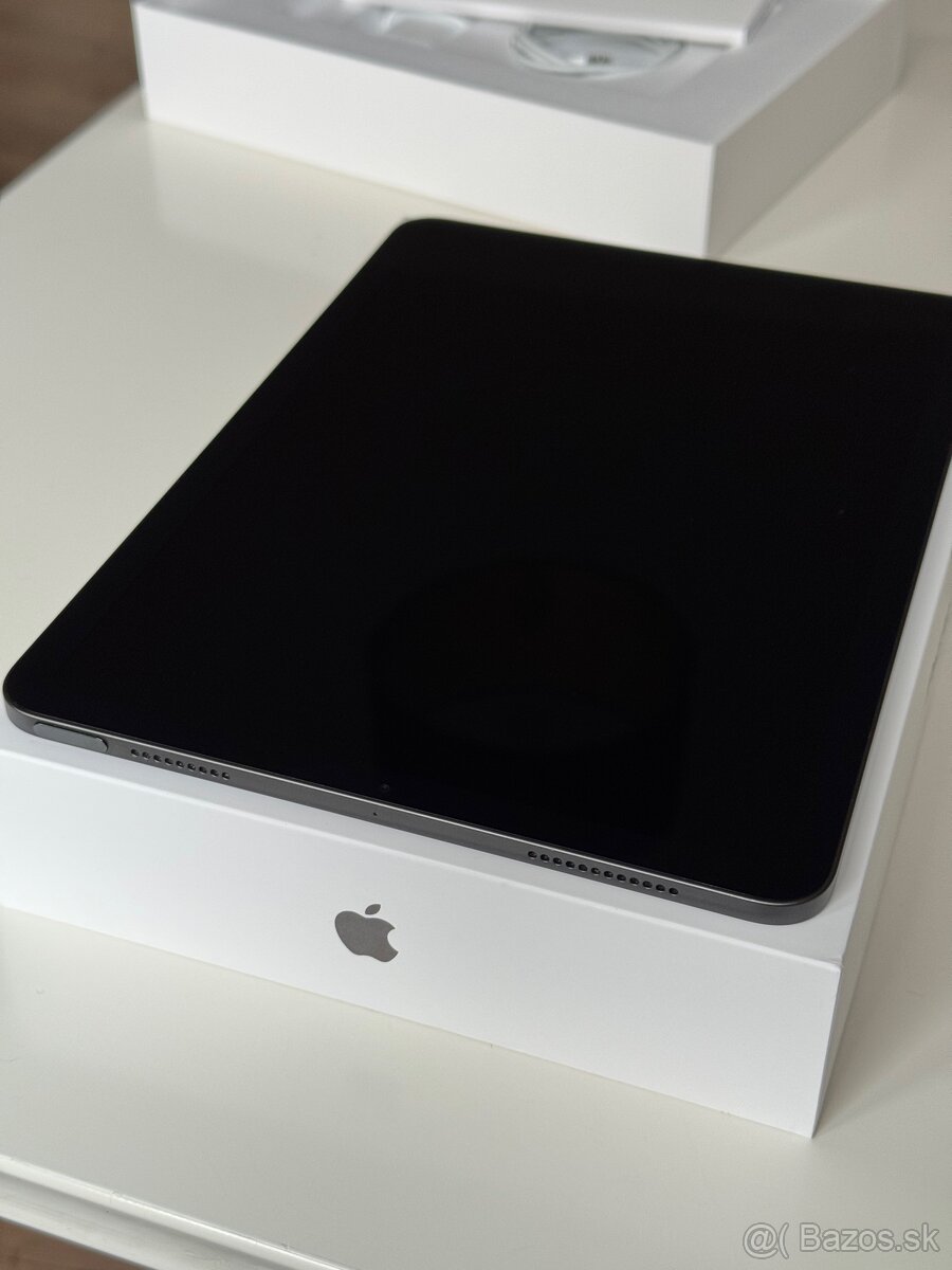 iPad Air 5. generacia 64GB Wi-Fi - 5