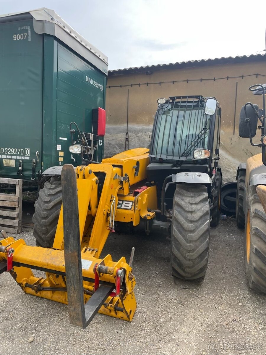 Teleskopický nakladač JCB 531-70 NOVA CENA - 5