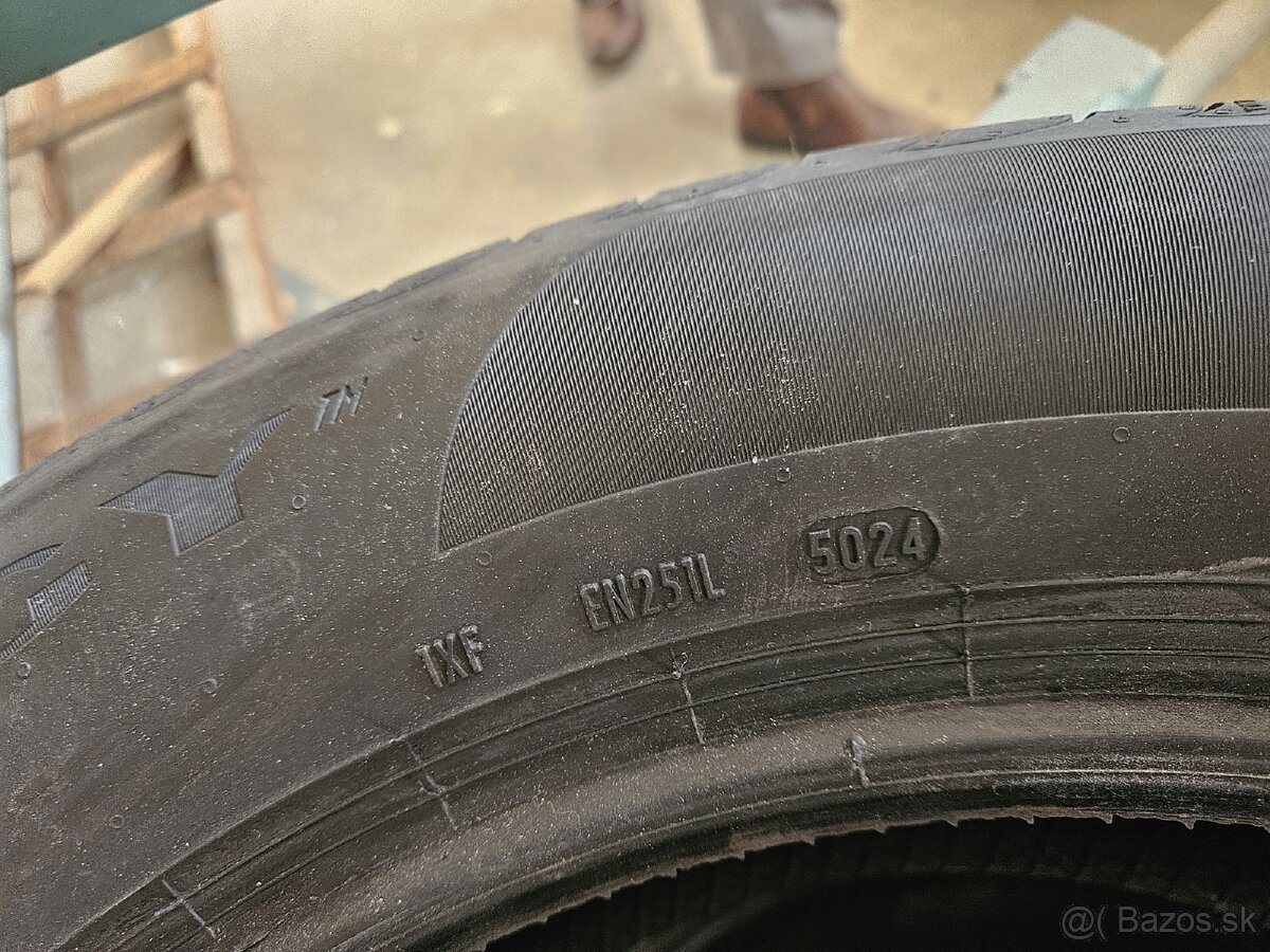 Pirelli powergy 225/55 r17 - 5
