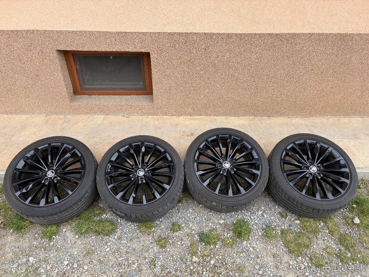 Original disky + pneu Skoda Superb 3 - 5