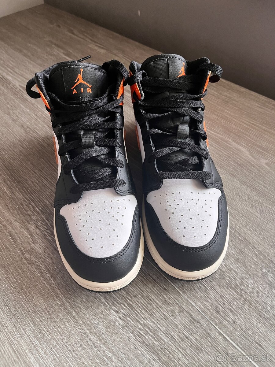 Nike Air Jordan 1 - 5