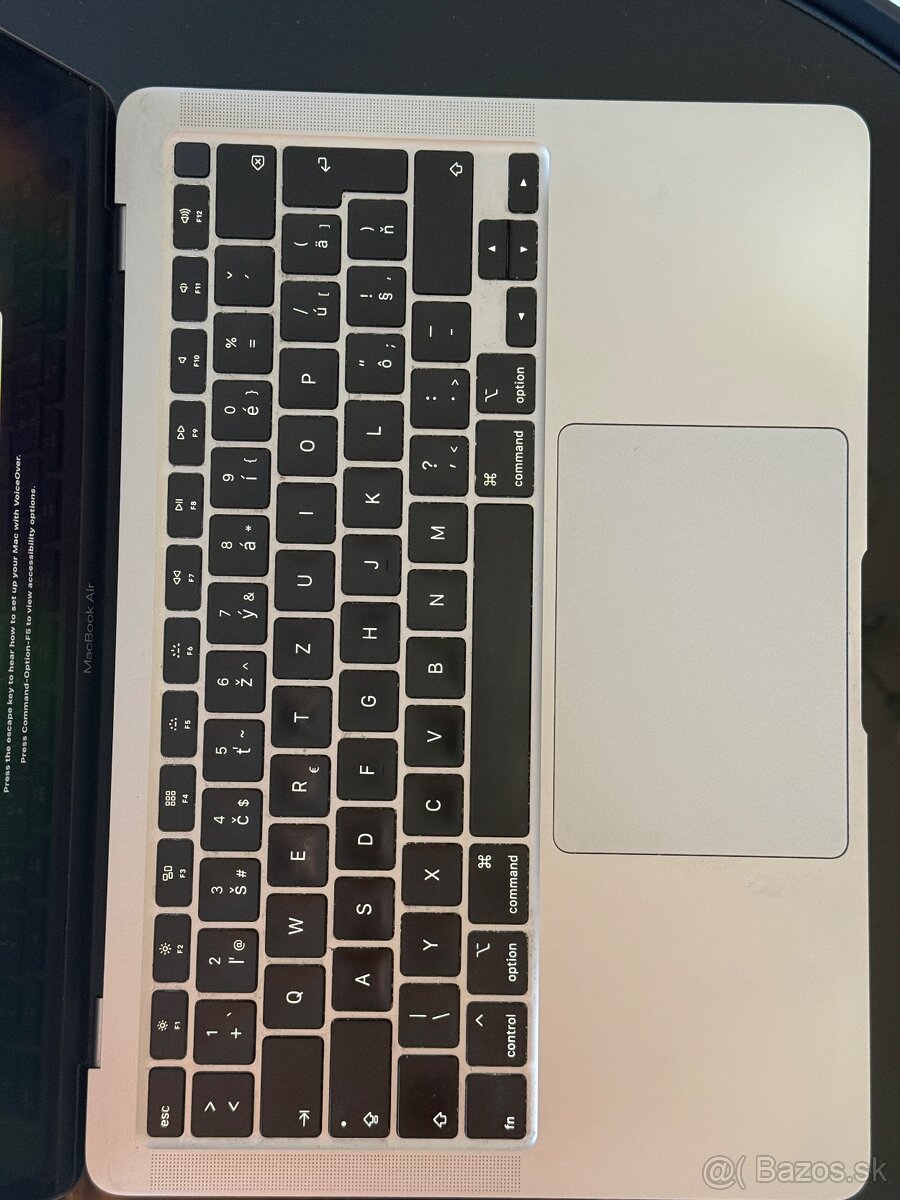 MacBook Air 2020, i3, 8GB RAM, 256GB - 5