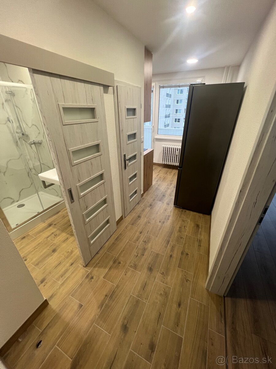 Prenájom - 1 - izbový byt s balkónom na sídlisku Nový Juh - 5