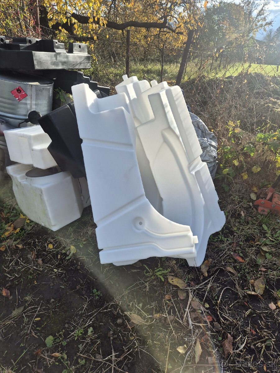 Zostatky z prestavby ducato,boxer.nadrz na vodu ducato - 5