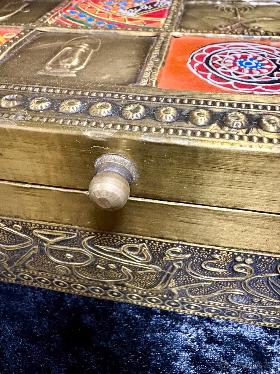 Starozitna arabská mosadzno drevená truhlica s emajlom - 5