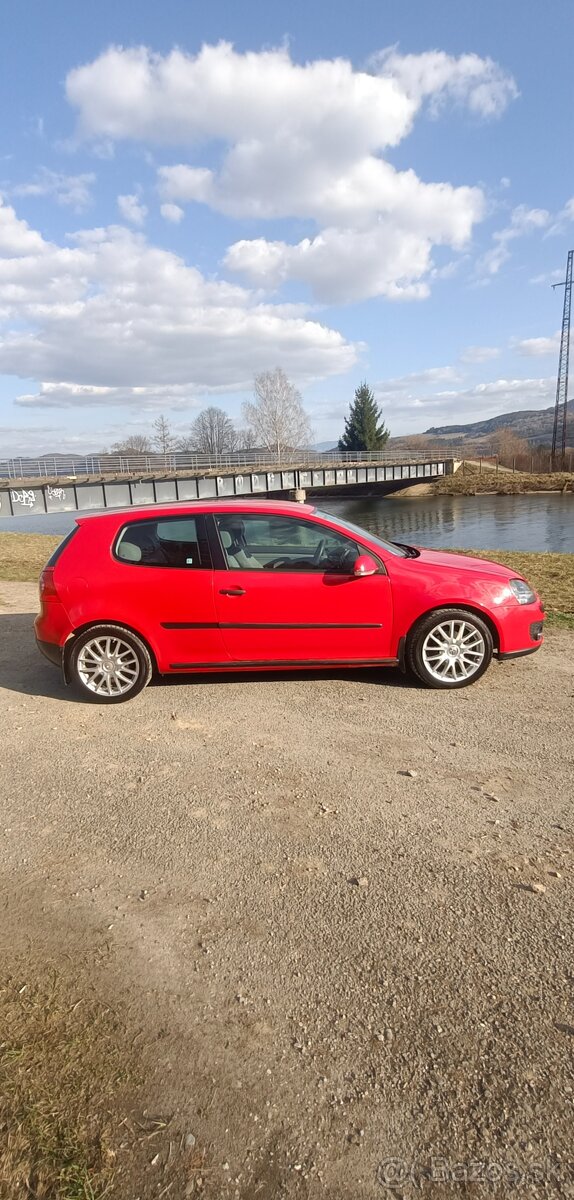 Golf V 215000km nová STK - 5