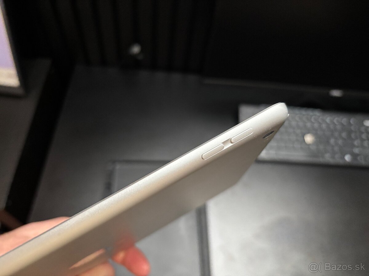 iPad 10.2 64 GB WiFi Strieborný 2021 - 5