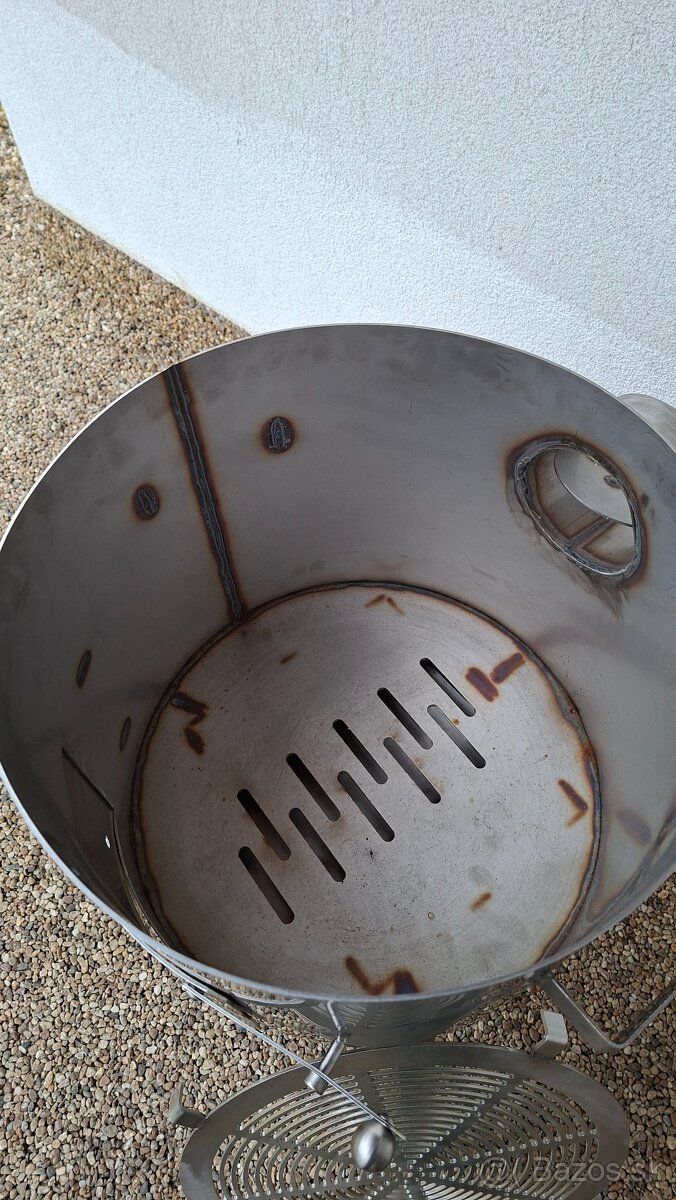 Nerezová kotlina s roštom. - 5