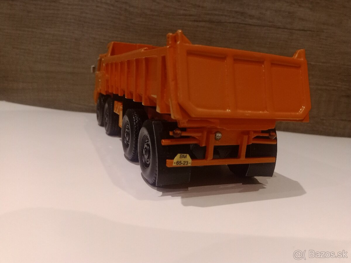 Tatra 813 8x8 S1. 1/43 1:43 - 5
