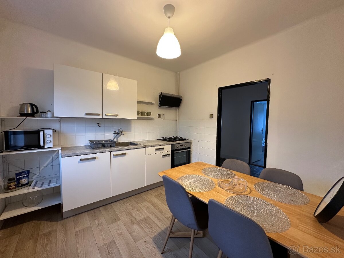 Ubytovanie / Ubytovňa v Banskej Bystrici - Rodinný dom - 5