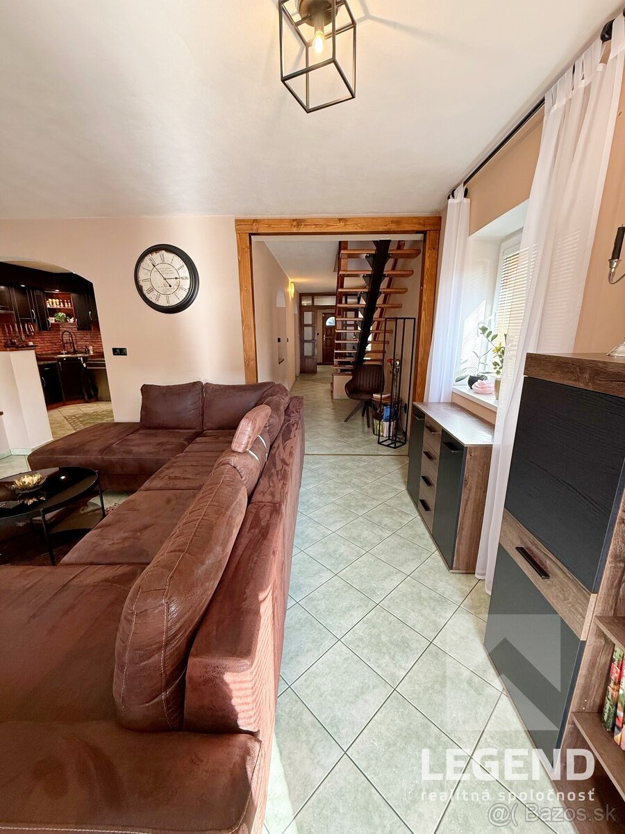 Veľký dom 5i+1 RD v Krajnom - 455m2, garáž, veľká terasa - 5