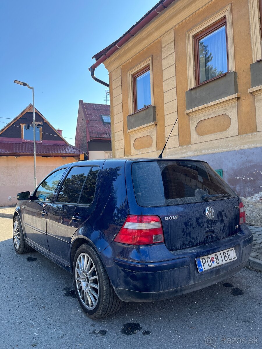🚘 GOLF IV - 5