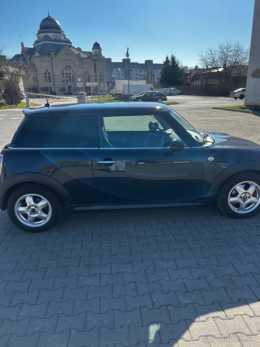Predám zachovali Mini Cooper ONE - 5