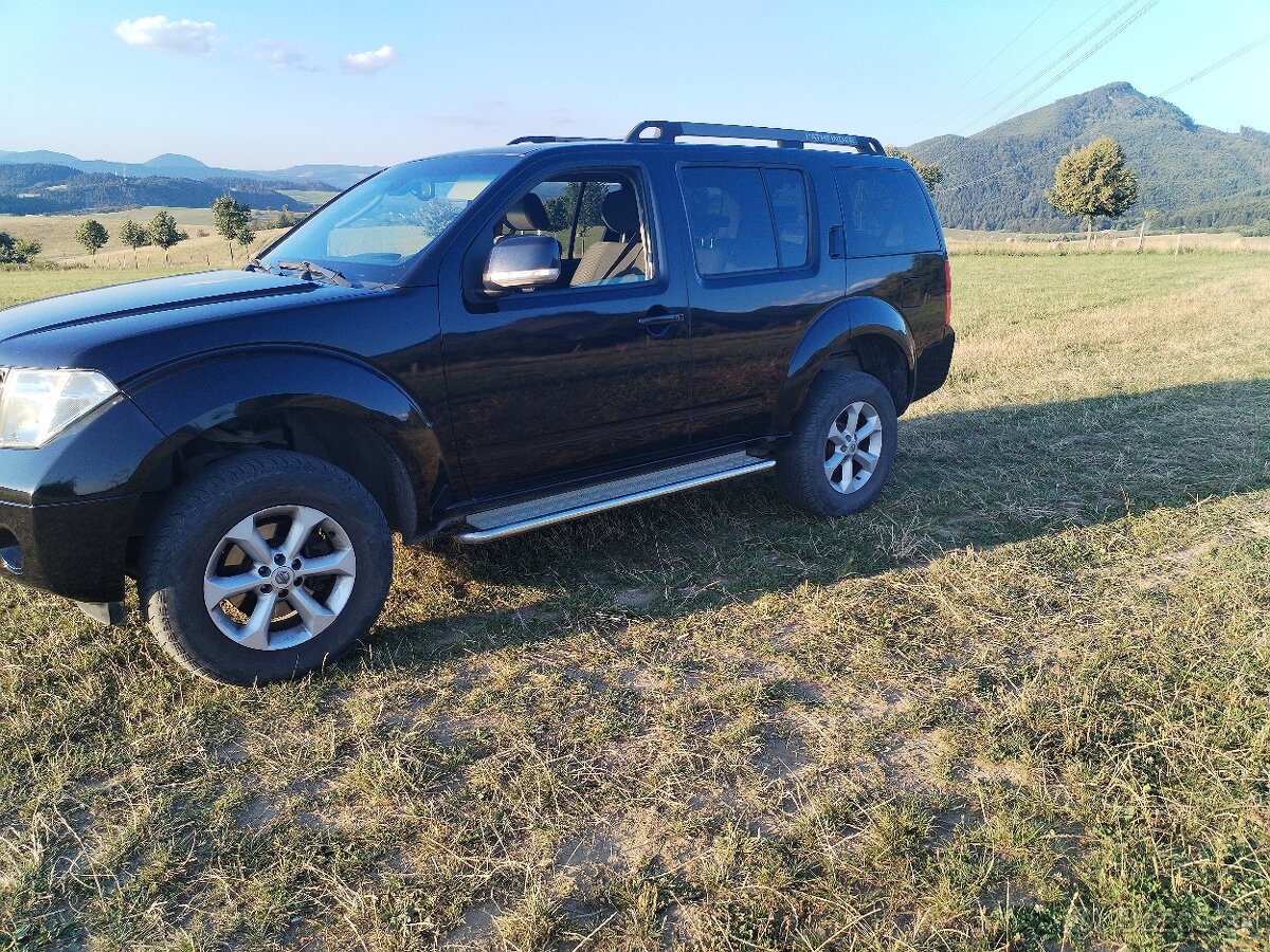 Nissan Pathfinder - 5