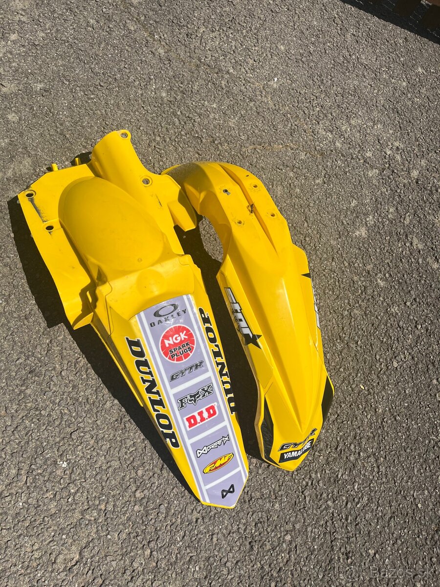 Predám plasty na Yamaha YZF 250 (komplet – bez airboxu)
