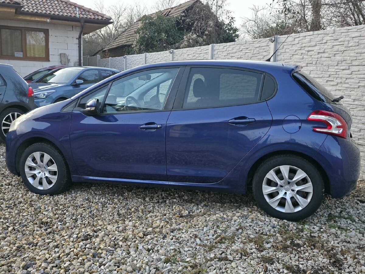 Peugeot 208 • 1.2 Benzín • 2014 • 180 Tisíc KM - 5