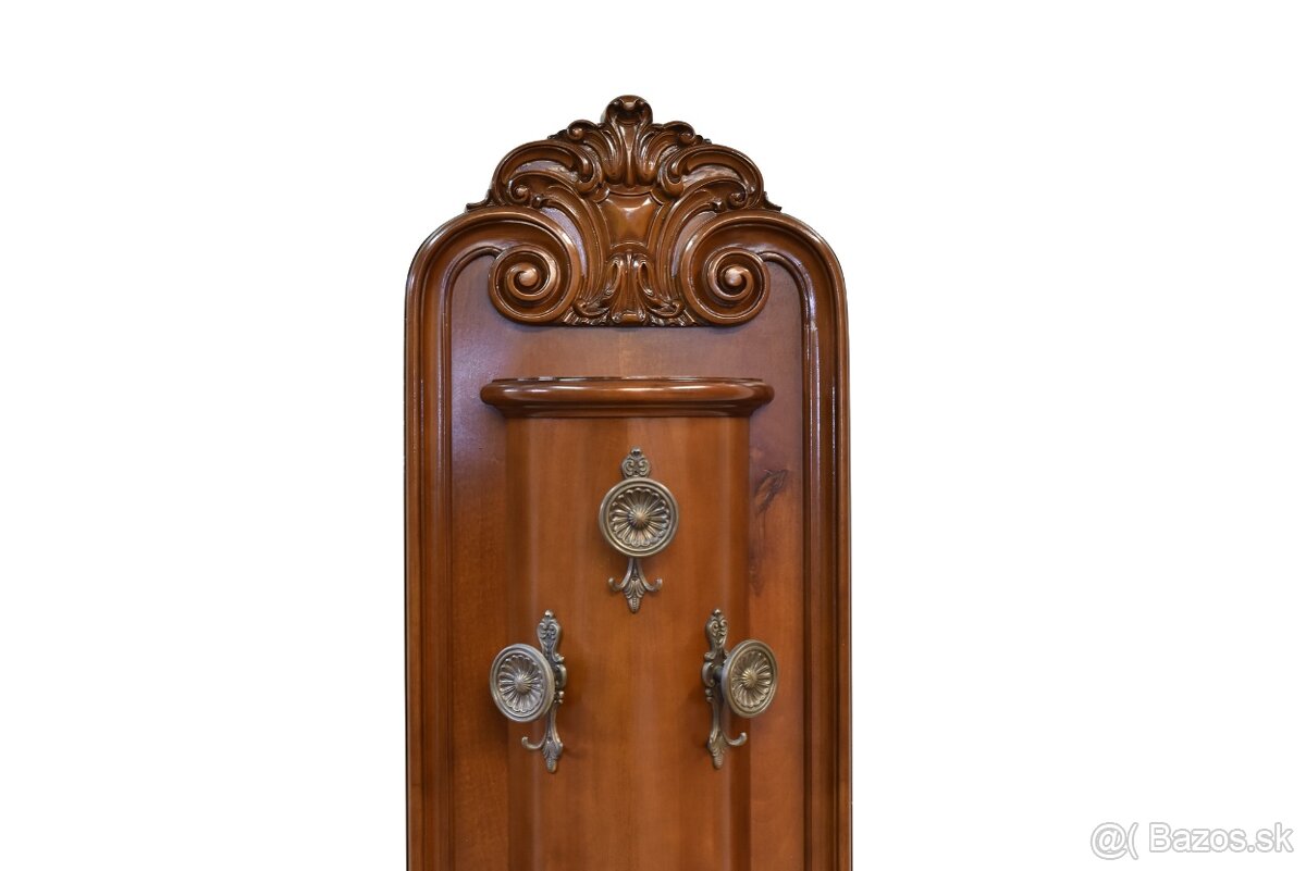 Vešiak, šatník- 1940 - 5