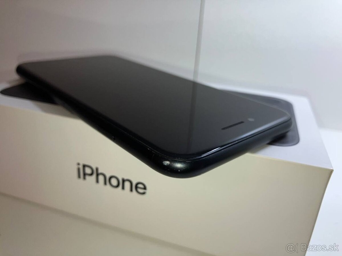 Apple iPhone 7, 128GB - 5