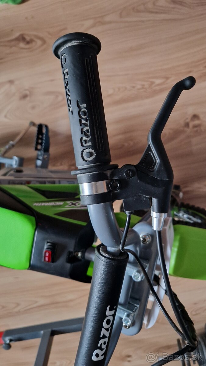 Elektricka motorka razor