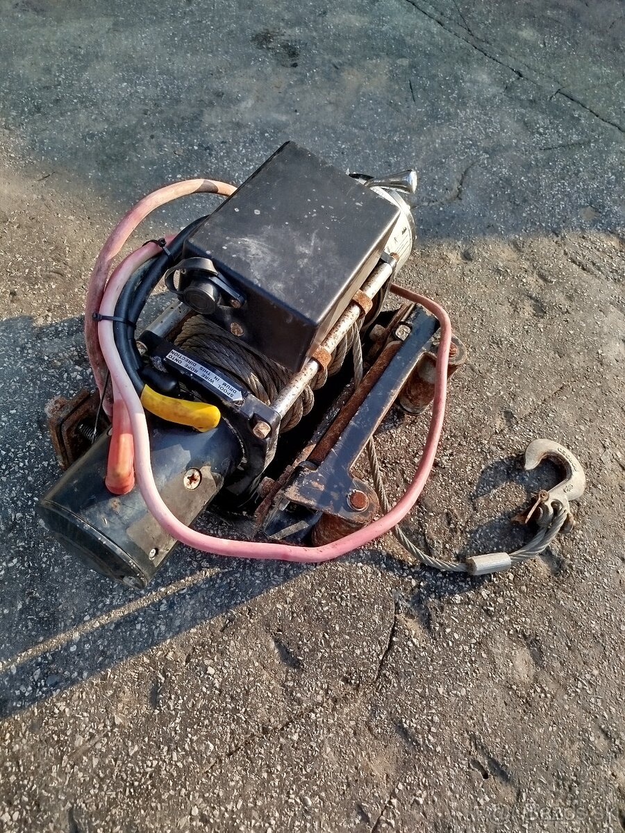 Predám elektrický naviják CBONE 12000lb aj z konzolou