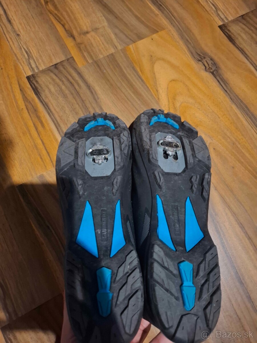 Predám Tretry Shimano 47 + pedále - 5