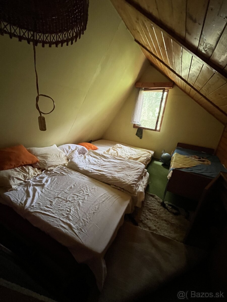 Na predaj zrubová chata so záhradou 1633 m2 v obci Bartošová - 5