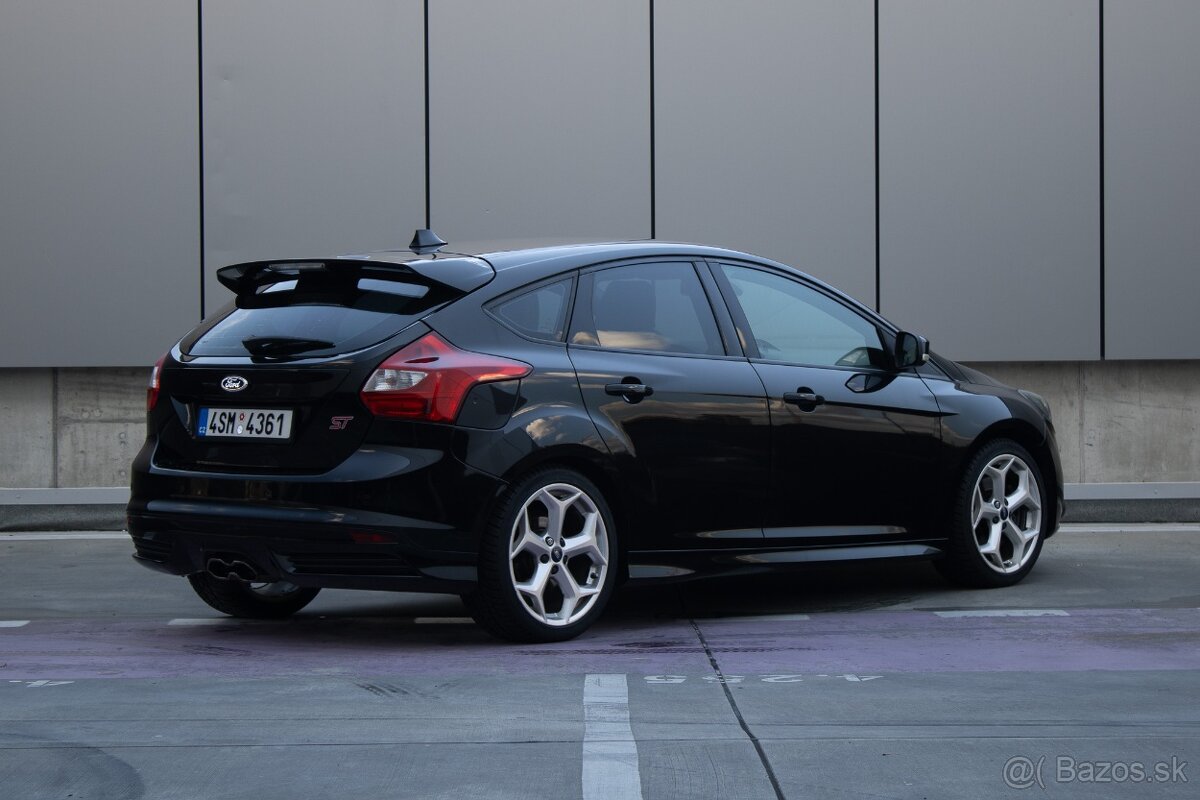Ford Focus 2.0 EcoBoost SCTi ST R - 5