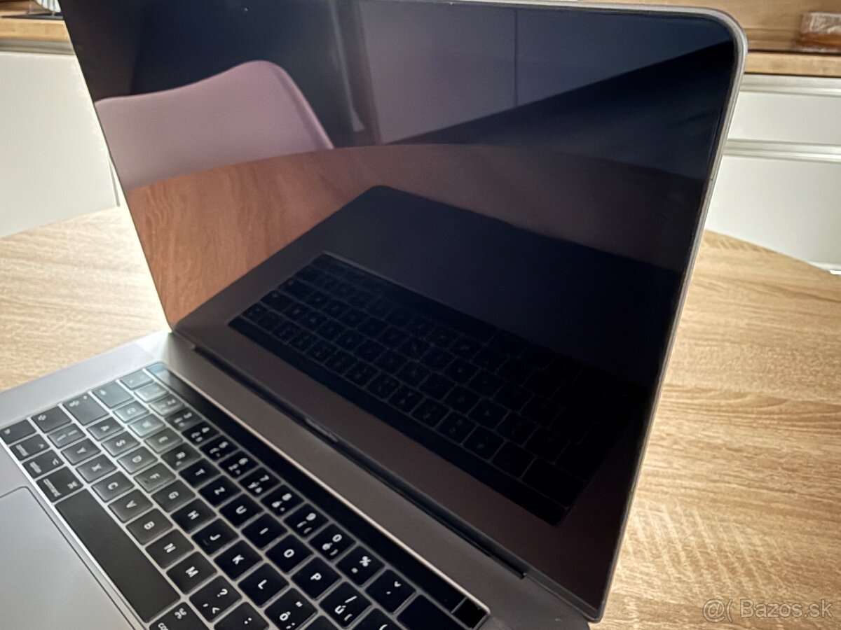 Predám Macbook Pro 15inch 2017 - 5
