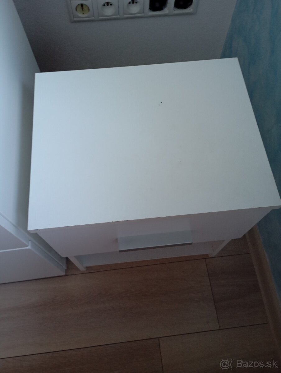 Skriňa ikea a stolik - 5
