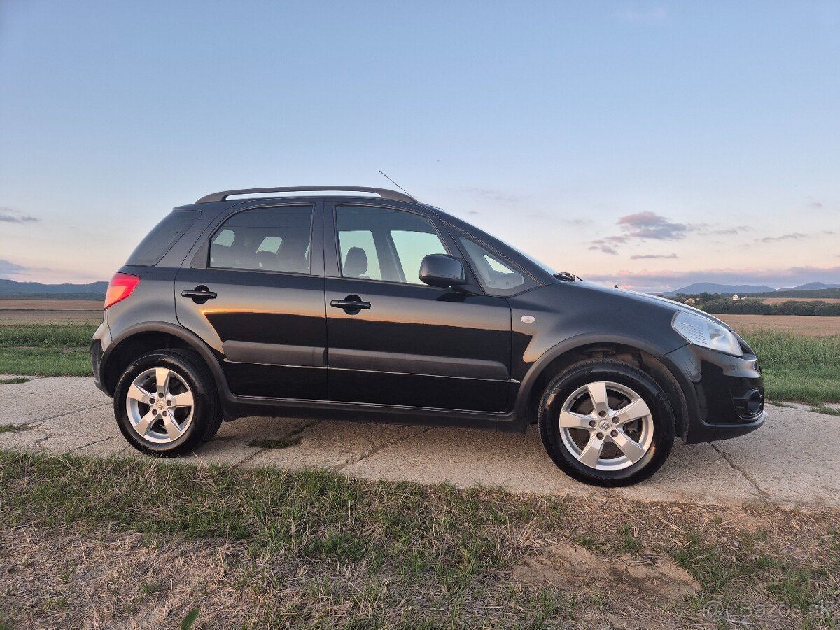 Toyota Land cruiser 3,0Td -- Top stav .