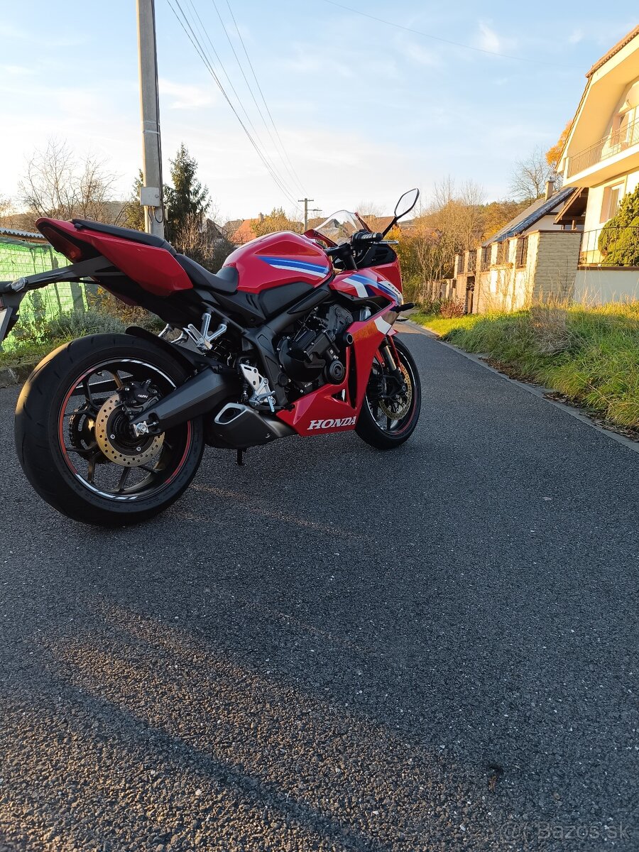 Honda CBR 650r - 5