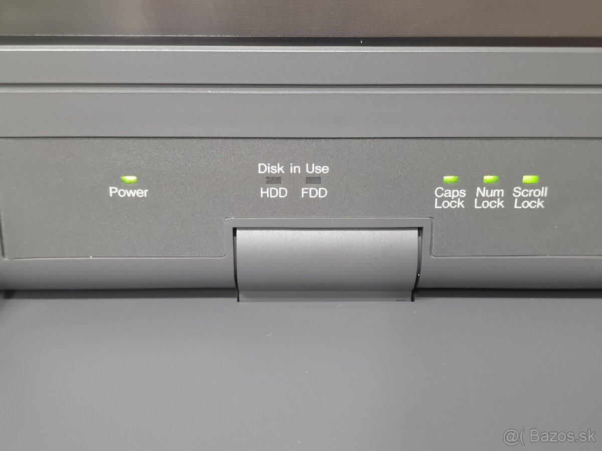 RETRO LAPTOP 》 TOSHIBA T3200SX 》HISTORICKÝ NOTEBOOK - 5