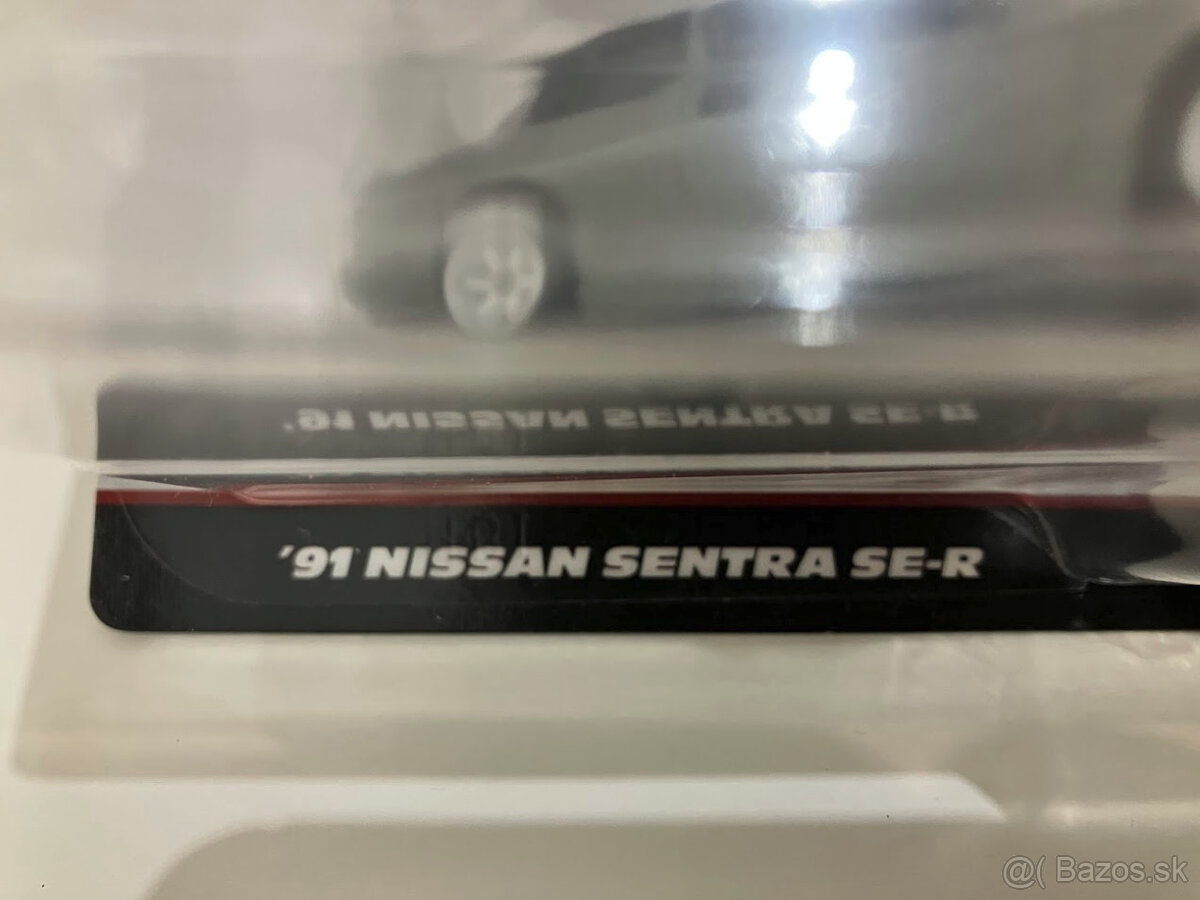 1:64 Hotwheels Nissan - 5