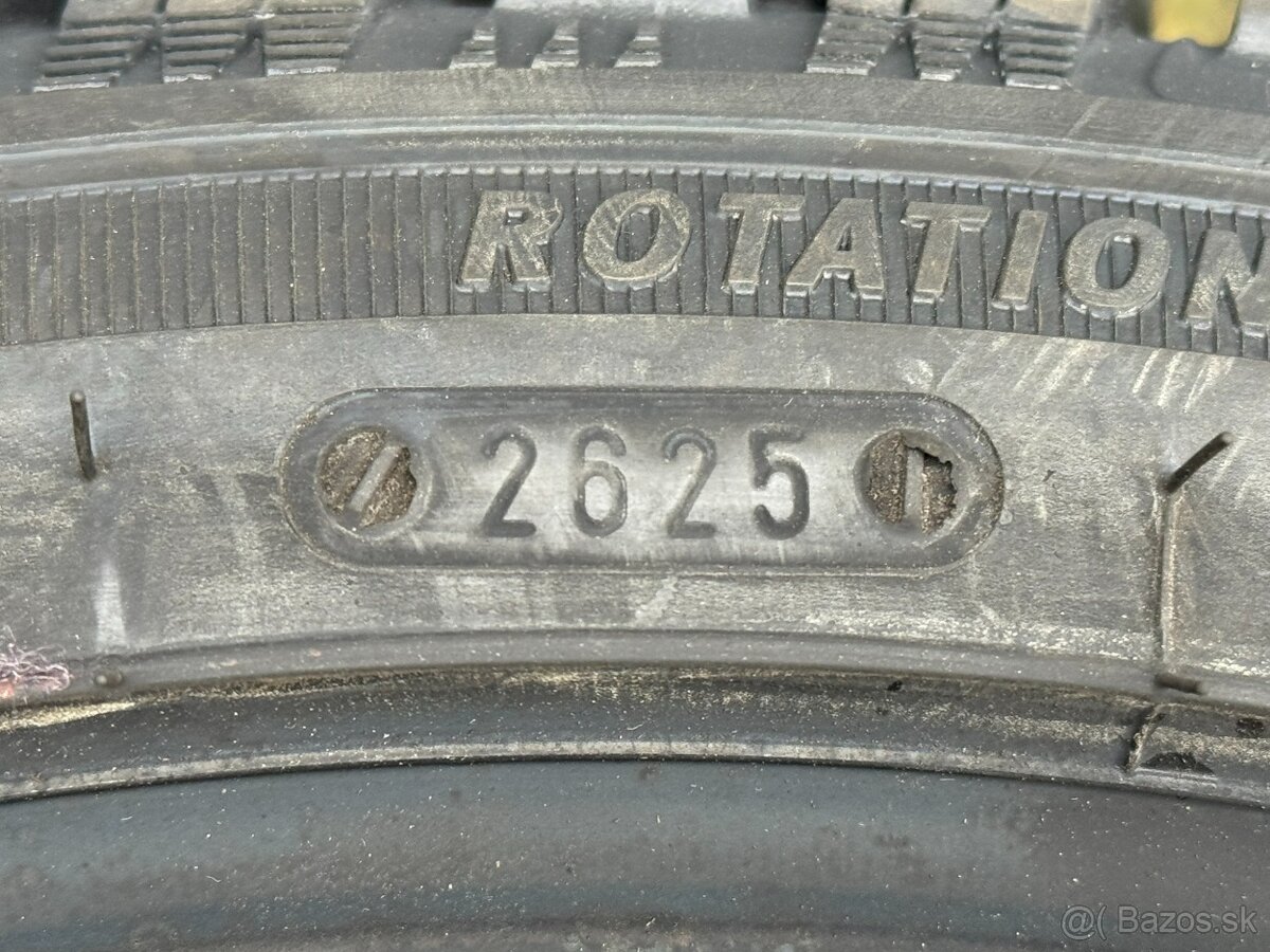 225/40 R18 - 5