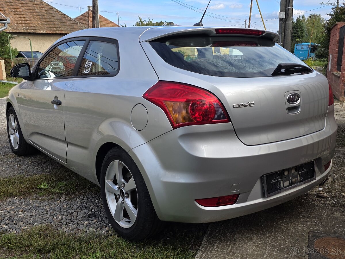 Kia ProCeed 1.4i / mod. 2009 / 130 tisíc KM - 5