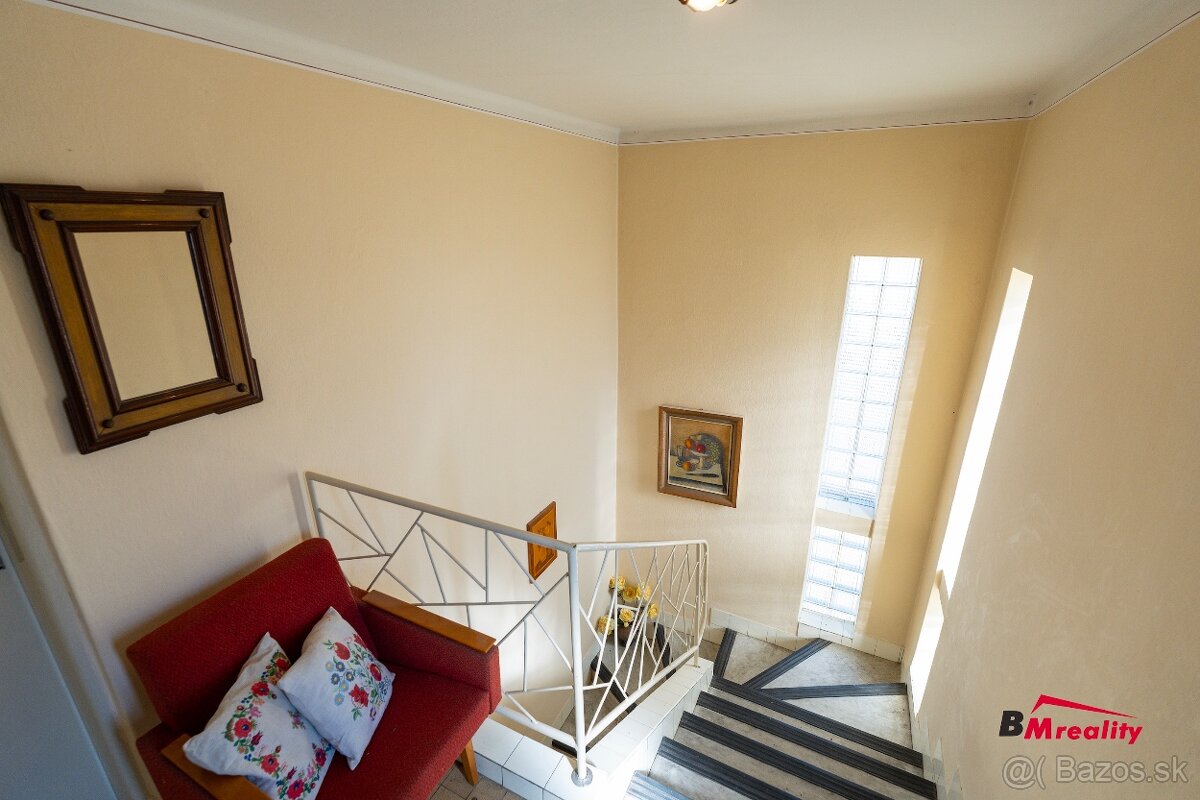 Na predaj priestranný rodinný dom v obci Lok s veľkým pozemk - 5