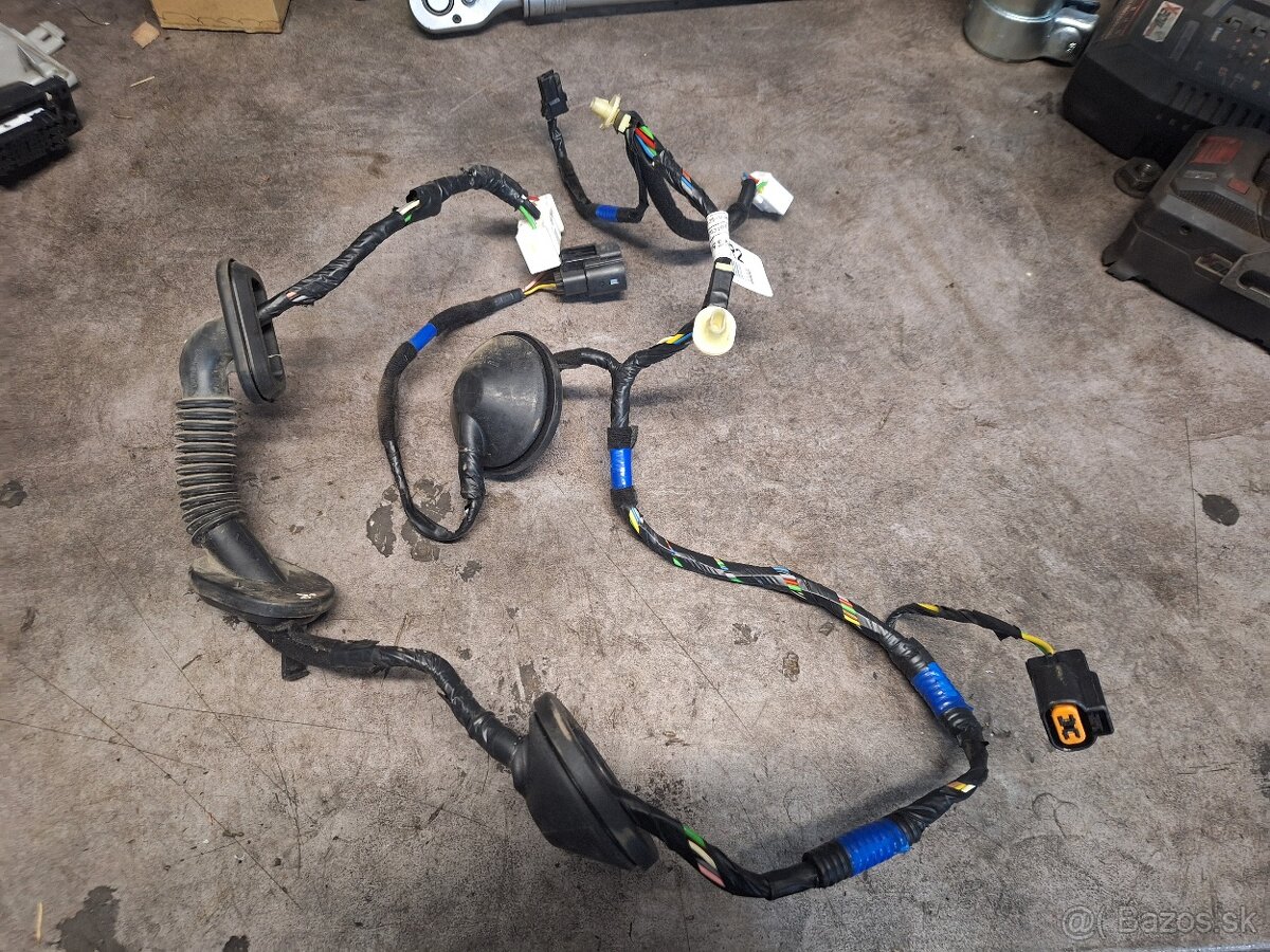 Predám na hyundai i30 veci do dverí 2012 - 5