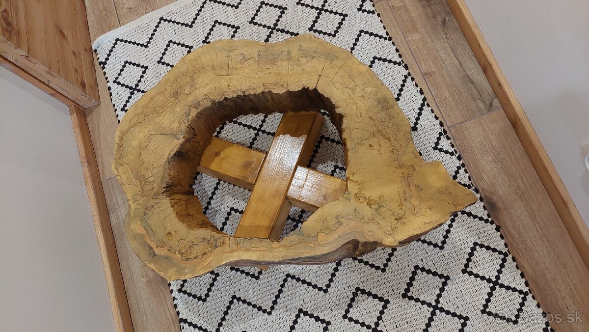 Drevený stolík masív - 5