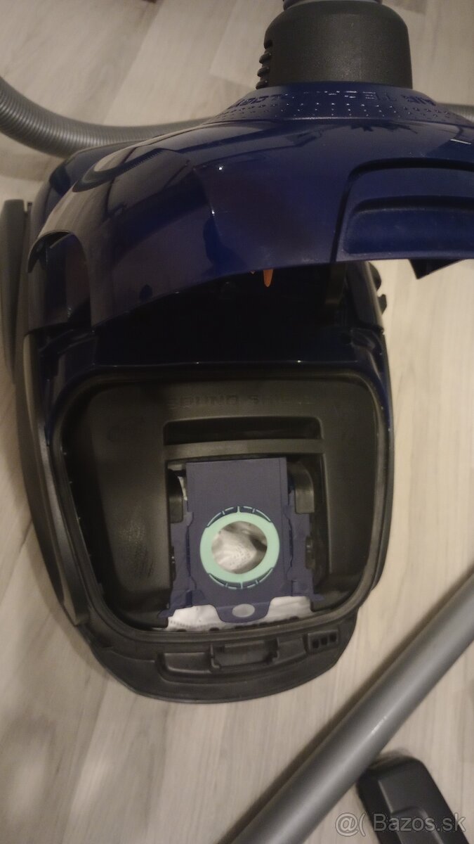 Vysávač Electrolux EUSC 62-DB - 5