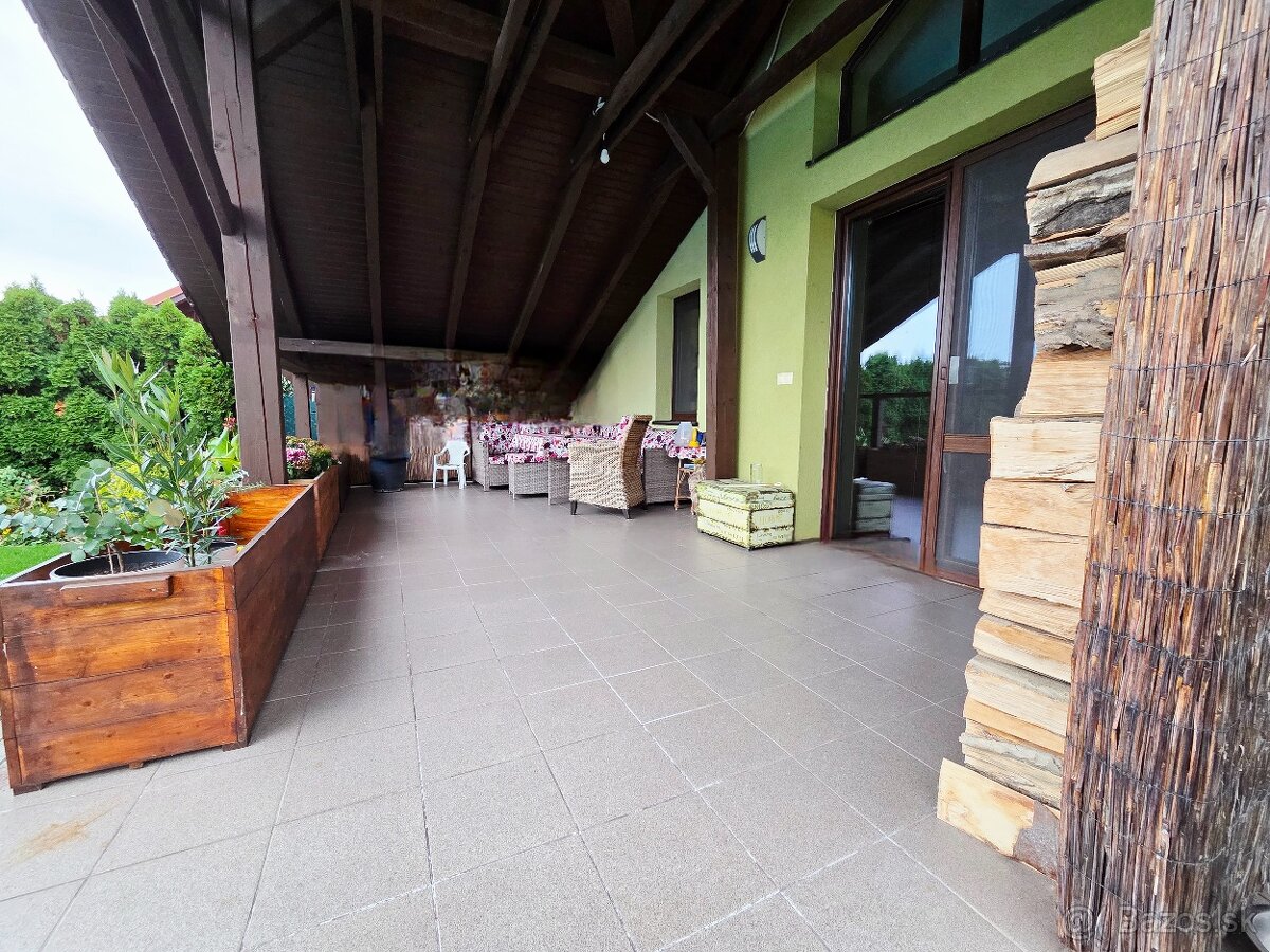 4.-izbový rodinný dom s veľkou garážou v Novej Dedinke - 5