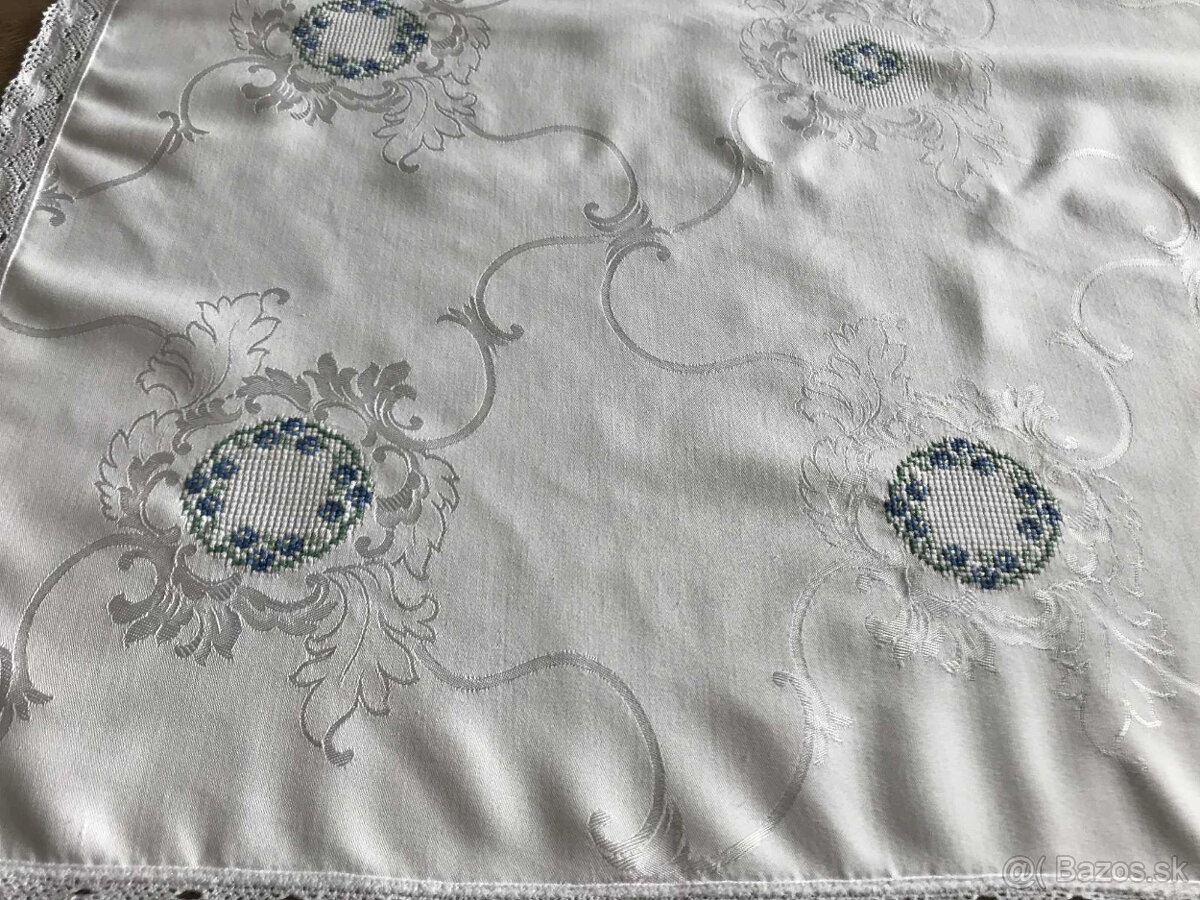zaclonka a vyšivaný obrus - 5