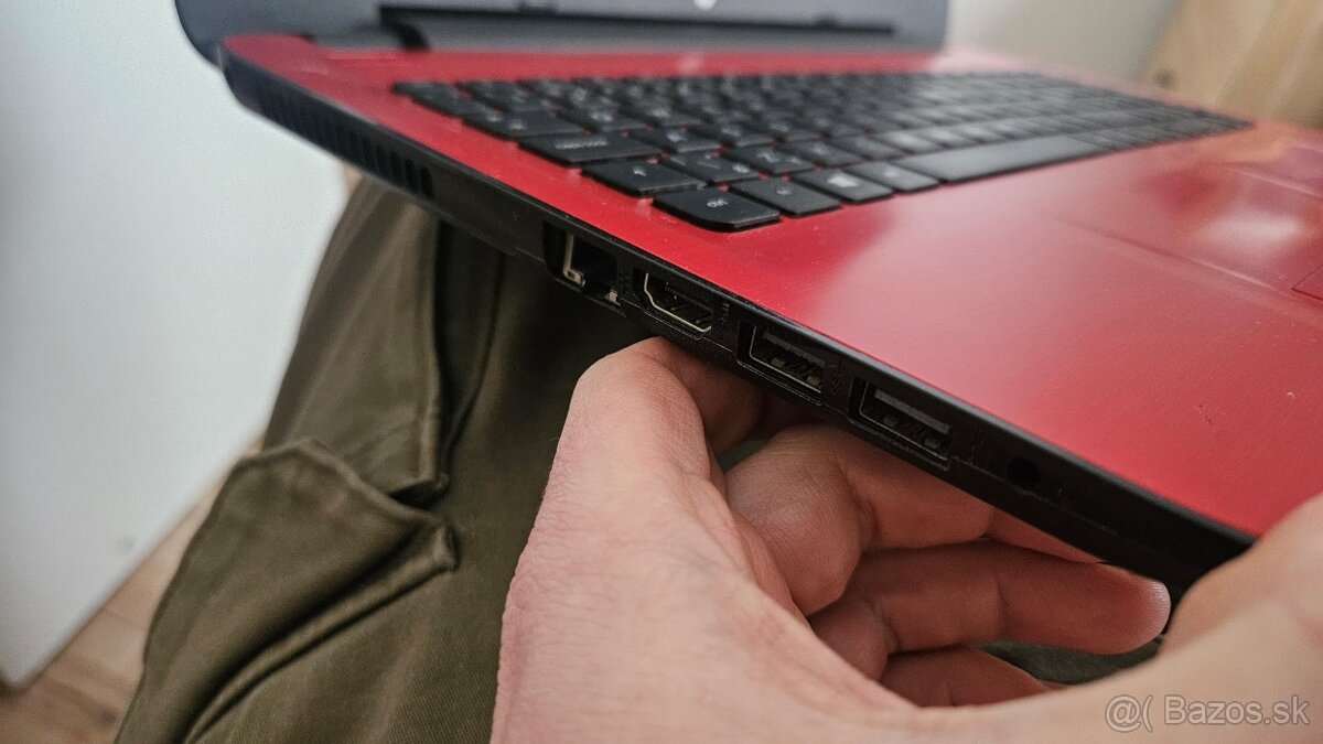 Starší HP notebook s SSD diskom - 5