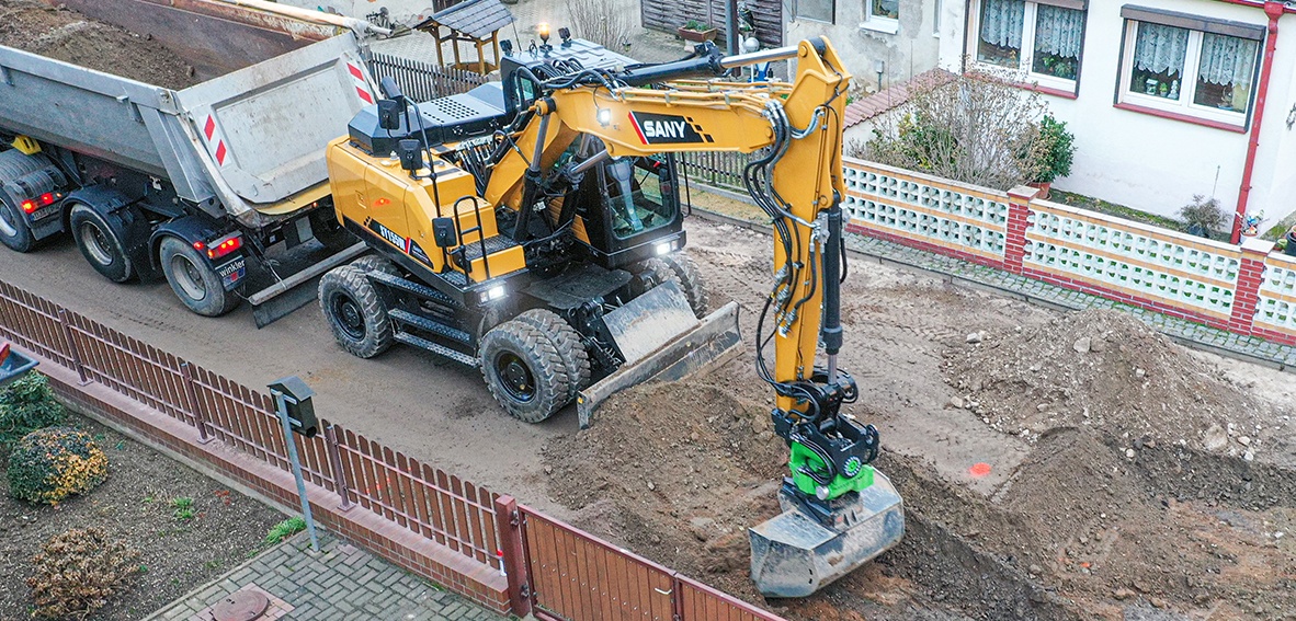 Predám Kolesový bager / rypadlo SANY SY155W - 5