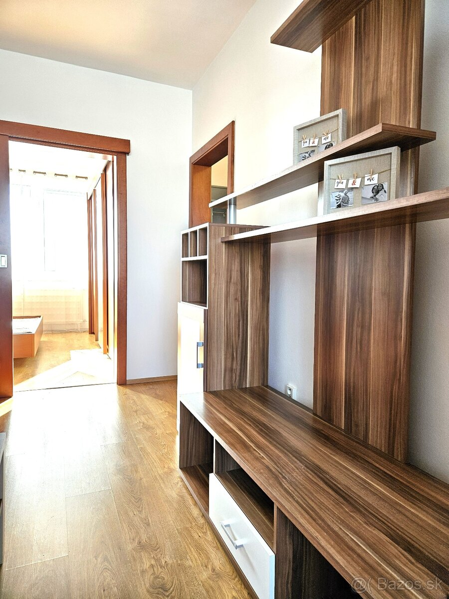 3,5 i byt sídlisko JUH/TOPOĽČANY, ul. Bazovského - 5