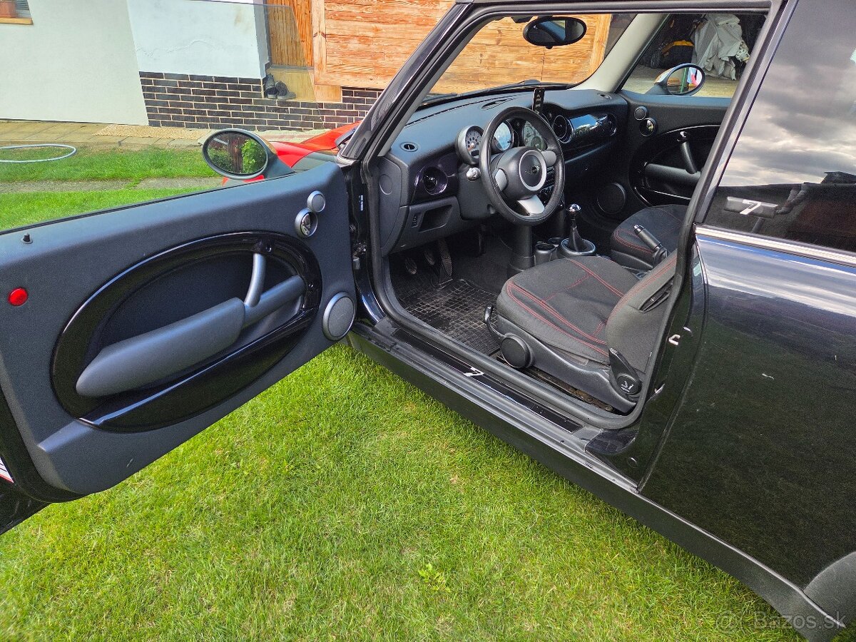 MINI Cooper One Seven - 5